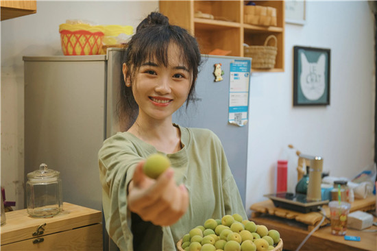 色多多草莓秋葵菠萝蜜黄瓜丝瓜榴莲绿巨人截图